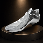 Silberner Low-Poly-Fußballschuh-Wandhalter in Seitenansicht